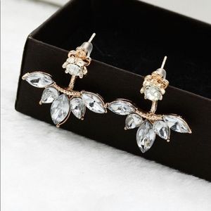 NEW Trendy Leafy Rhinestone Stud Earring in GOLD